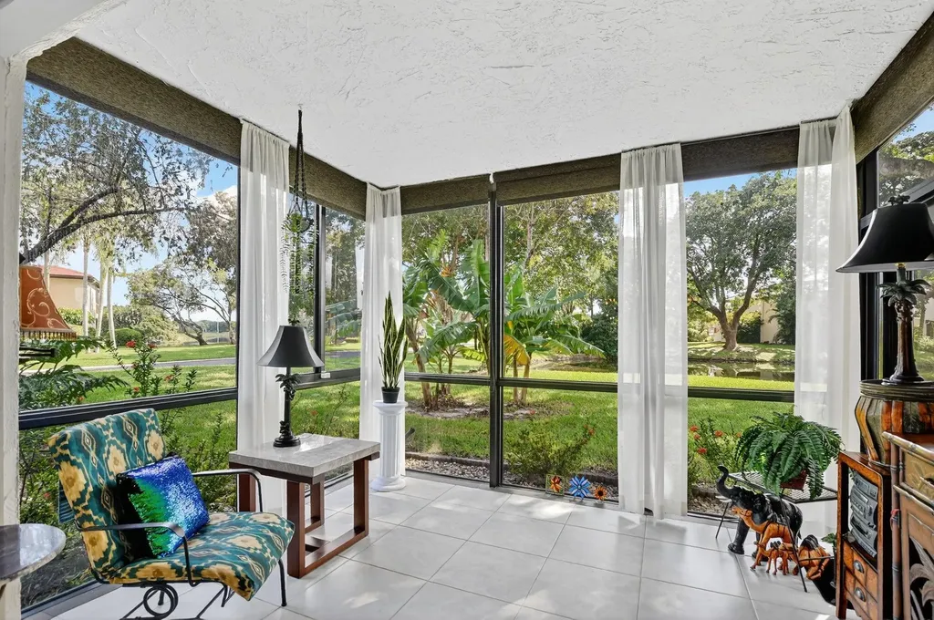 8310 Casa Del Lago Boca Raton FL 33433
