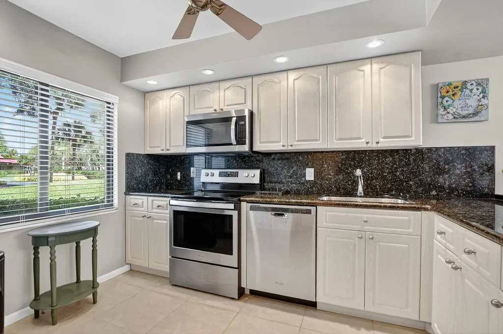 8310 Casa Del Lago Boca Raton FL 33433