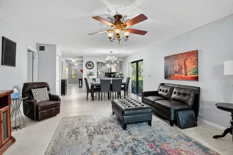 8310 Casa Del Lago Boca Raton FL 33433