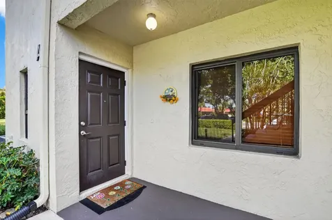 8310 Casa Del Lago Boca Raton FL 33433