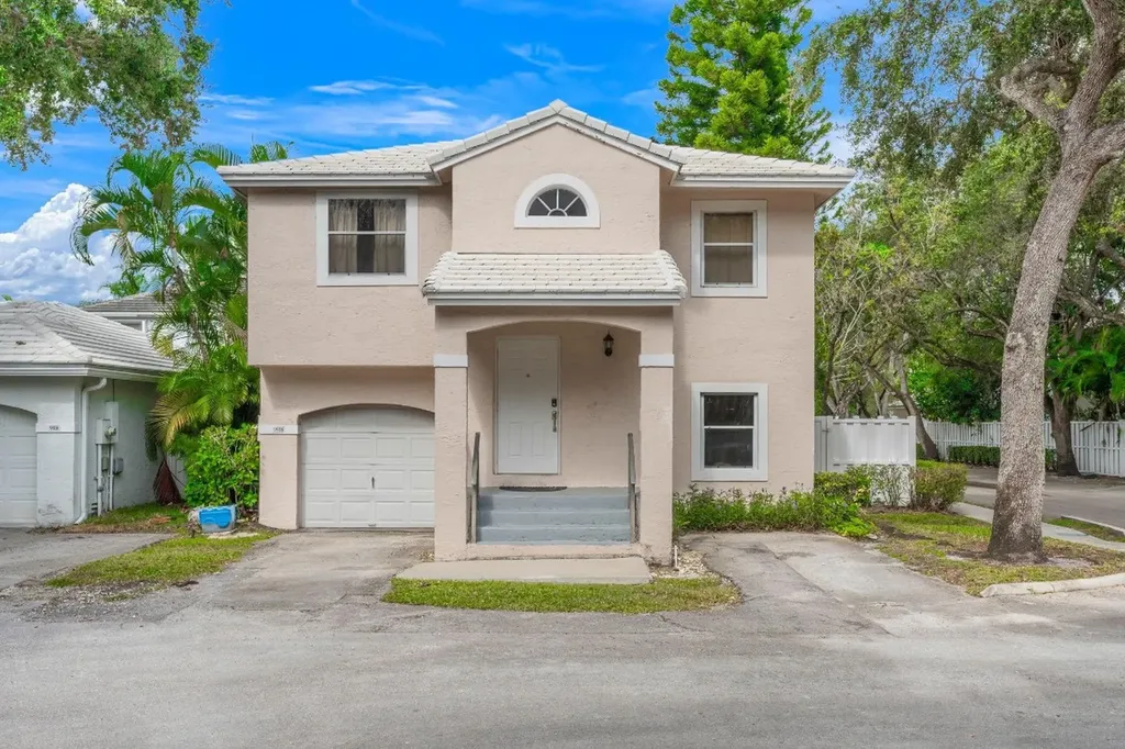 9918 NW 2nd Court Plantation FL 33324