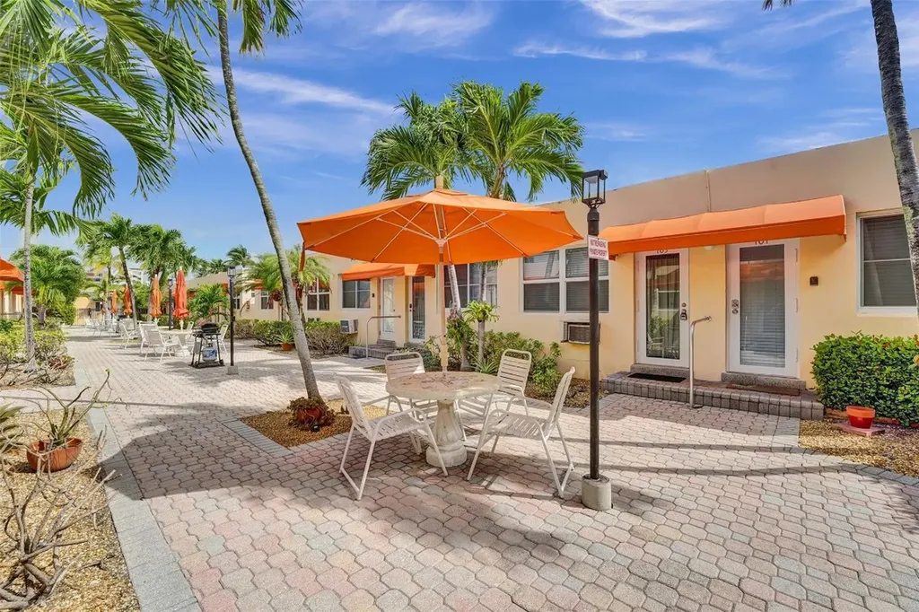329 Connecticut Street Hollywood FL 33019