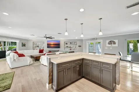 288 S Tradewinds Avenue Lauderdale By The Sea FL 33308