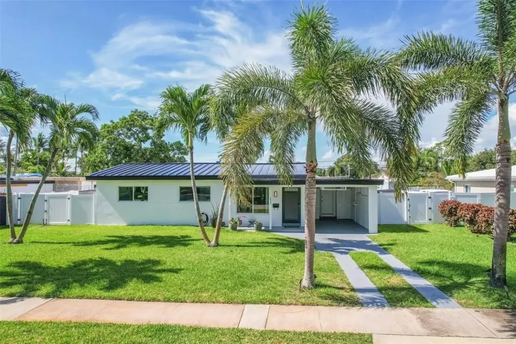 232 SW 9th Court Pompano Beach FL 33060