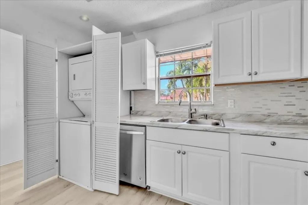 123 Amherst Lane Lake Worth FL 33467