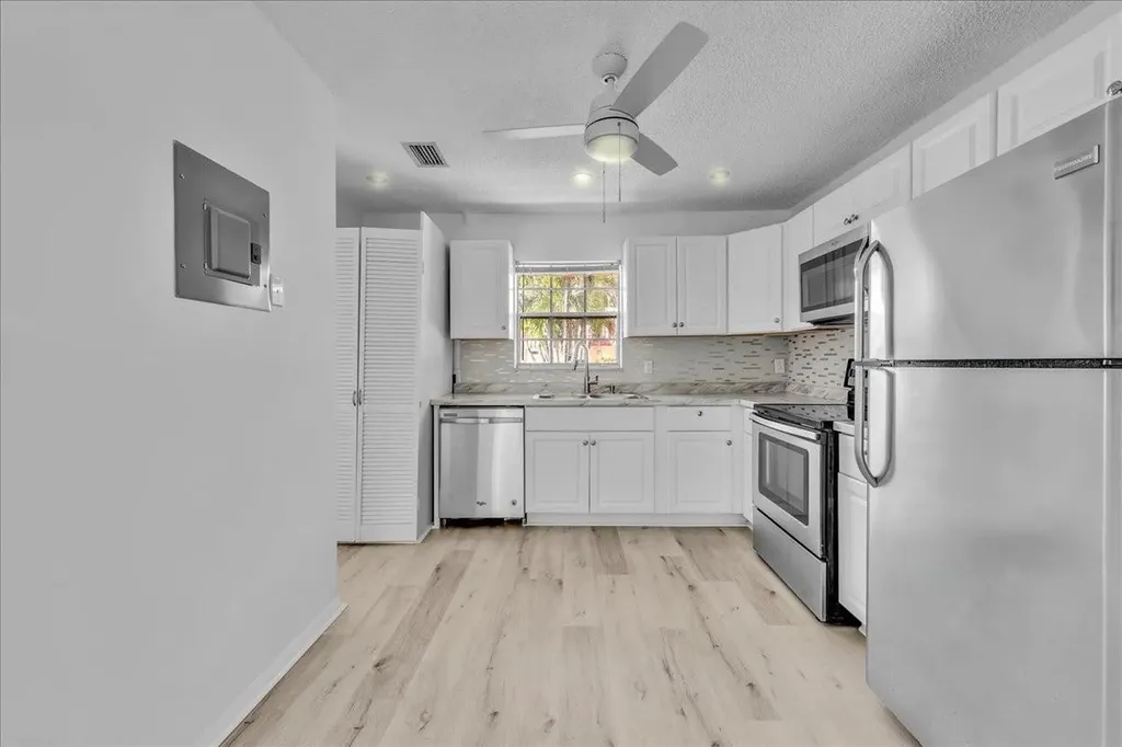 123 Amherst Lane Lake Worth FL 33467