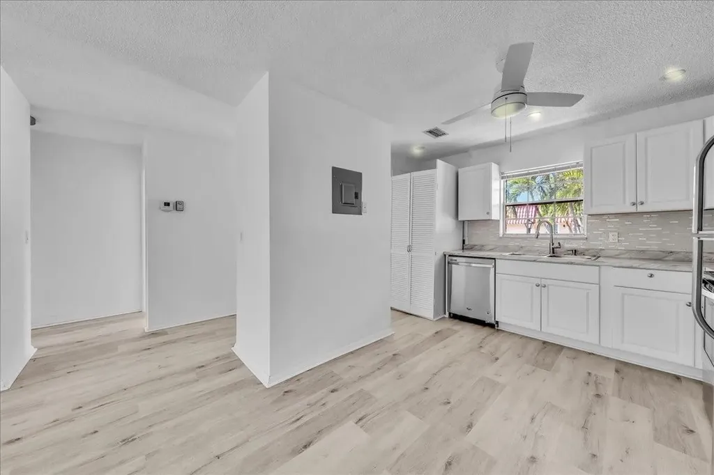 123 Amherst Lane Lake Worth FL 33467