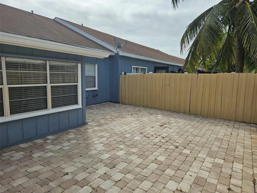 4729 NW 4th Terrace Deerfield Beach FL 33064