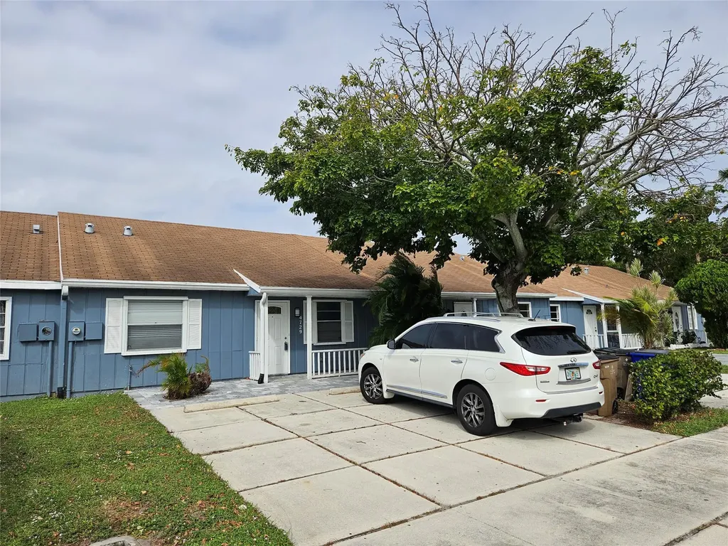 4729 NW 4th Terrace Deerfield Beach FL 33064