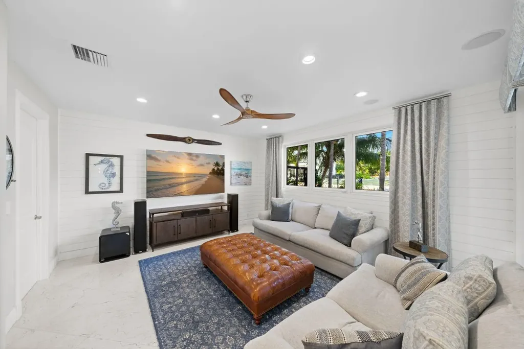 2341 NE 48 Court Lighthouse Point FL 33064