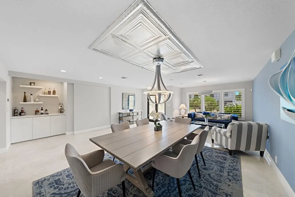 2341 NE 48 Court Lighthouse Point FL 33064