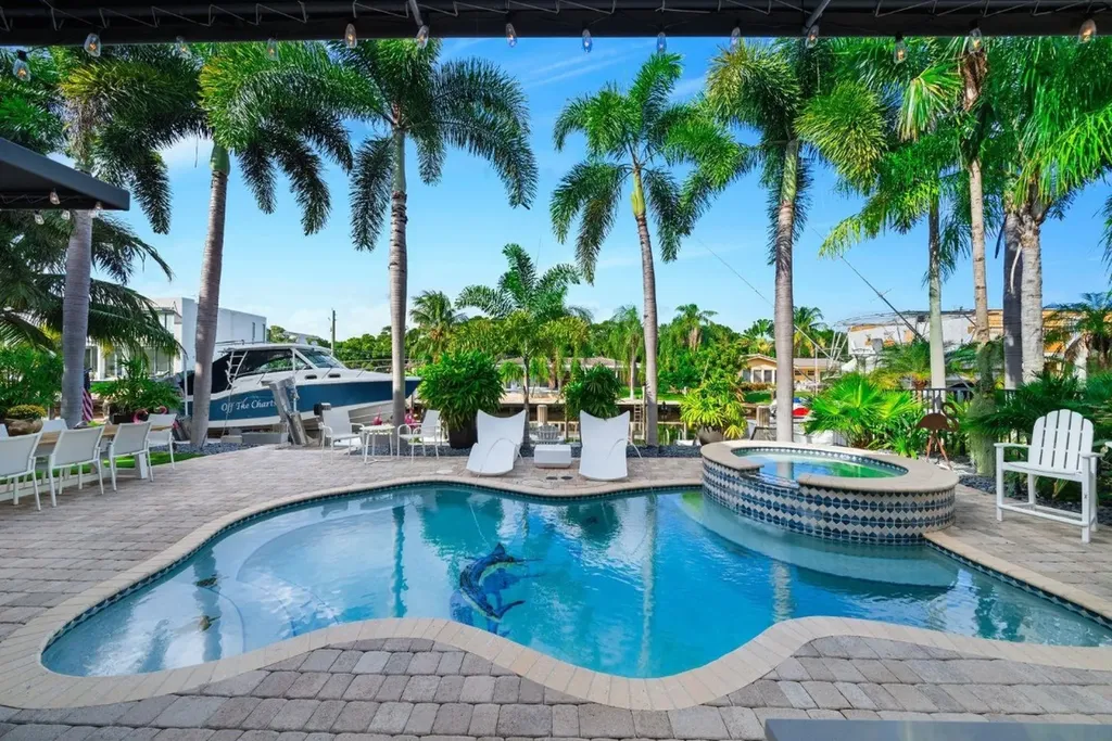 2341 NE 48 Court Lighthouse Point FL 33064