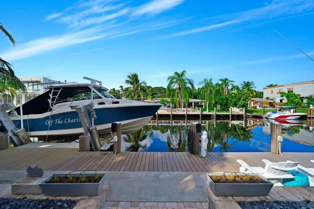 2341 NE 48 Court Lighthouse Point FL 33064