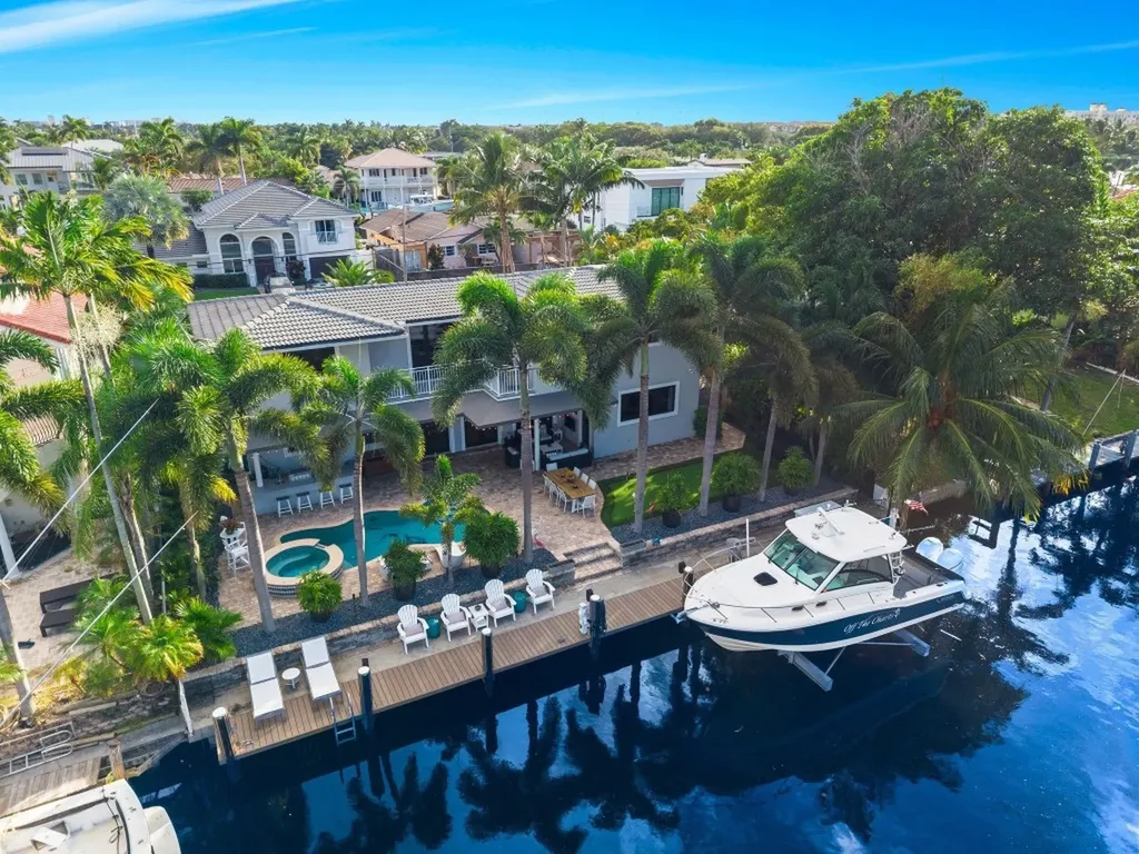 2341 NE 48 Court Lighthouse Point FL 33064