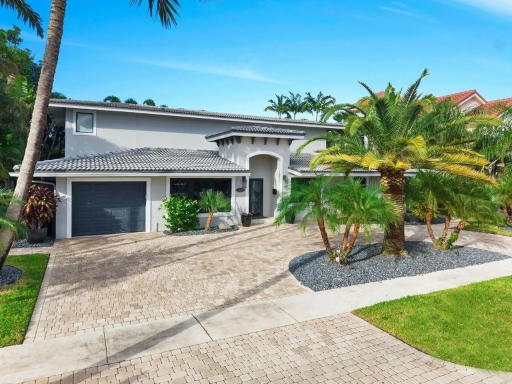 2341 NE 48 Court Lighthouse Point FL 33064
