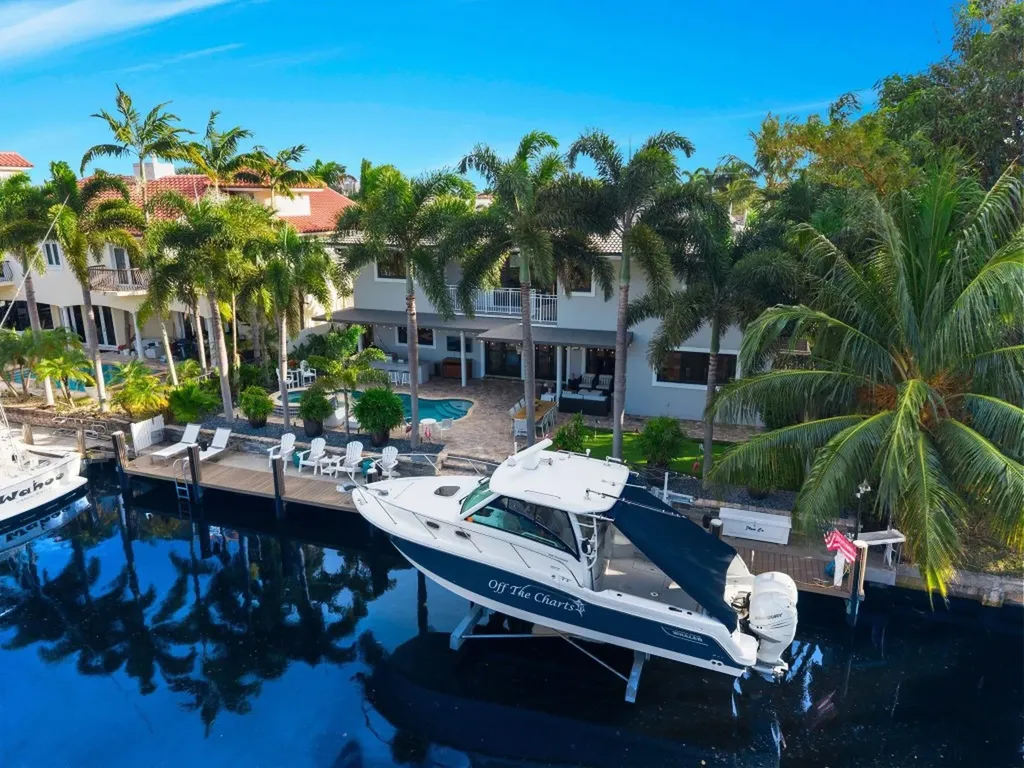 2341 NE 48 Court Lighthouse Point FL 33064