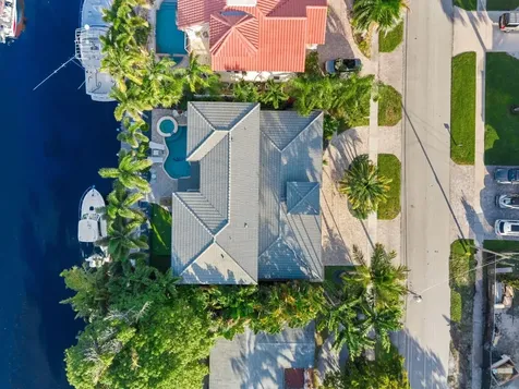 2341 NE 48 Court Lighthouse Point FL 33064
