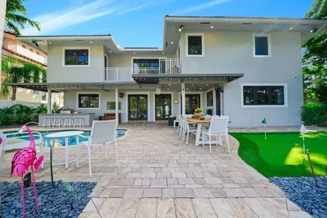 2341 NE 48 Court Lighthouse Point FL 33064