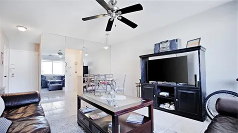 6263 NE 19th Avenue Fort Lauderdale FL 33308