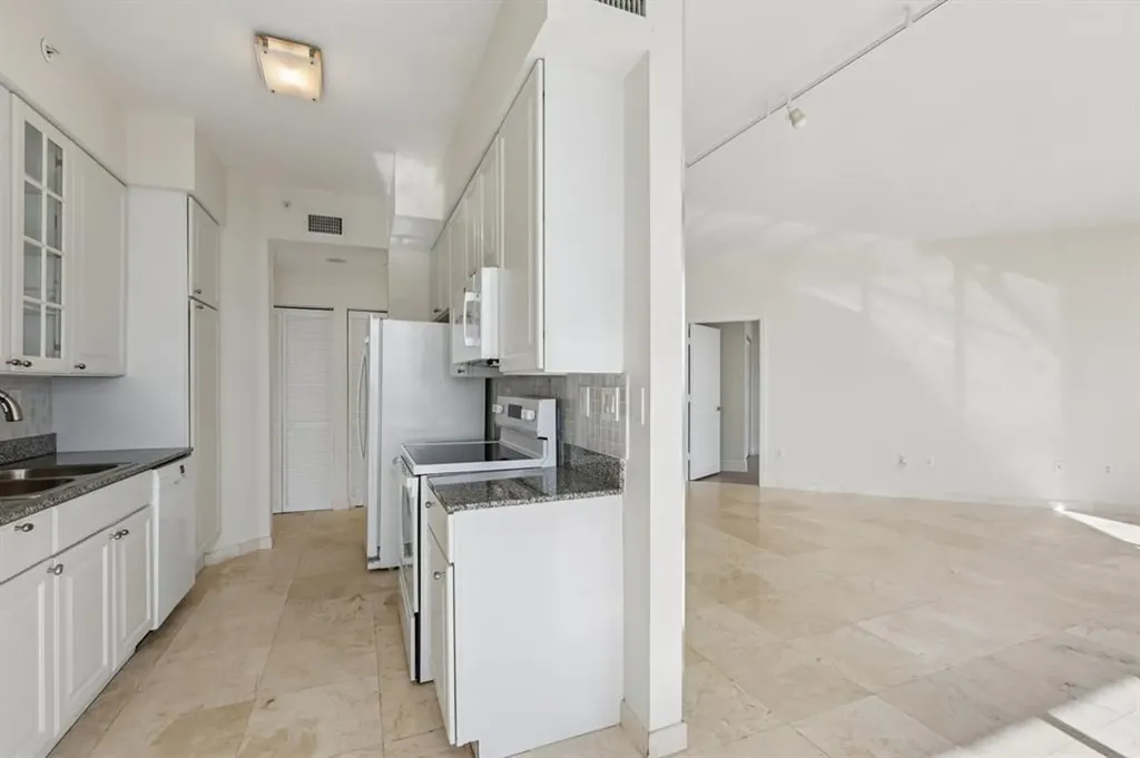7330 Ocean Terrace Miami Beach FL 33141