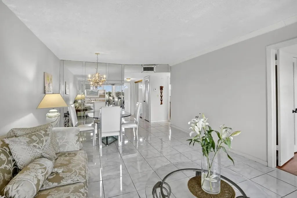 8130 Sunrise Lakes Boulevard Sunrise FL 33322