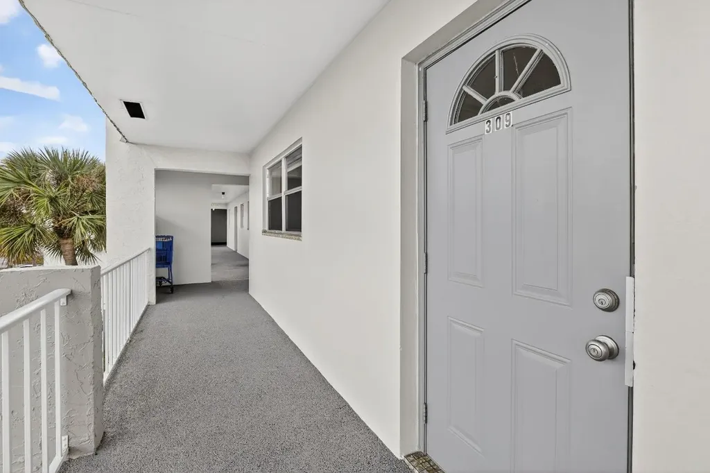 8130 Sunrise Lakes Boulevard Sunrise FL 33322