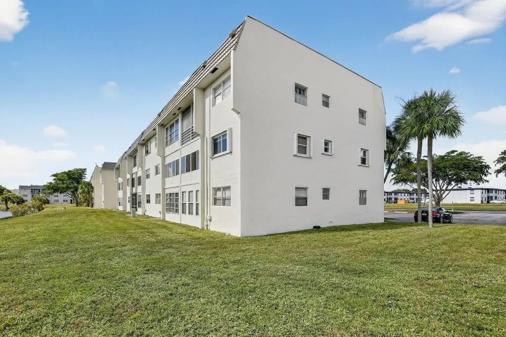 8130 Sunrise Lakes Boulevard Sunrise FL 33322