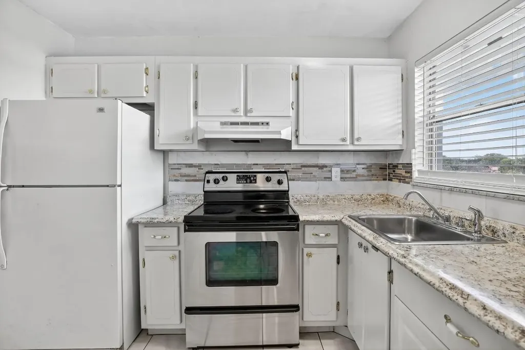 8130 Sunrise Lakes Boulevard Sunrise FL 33322