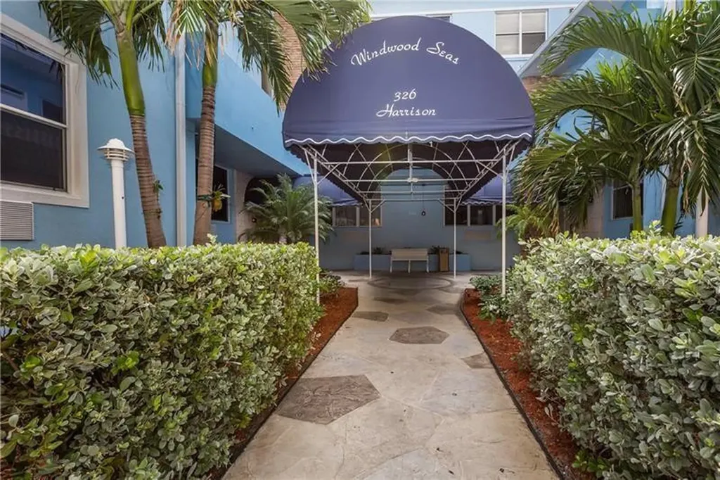 326 Harrison Street Hollywood FL 33019