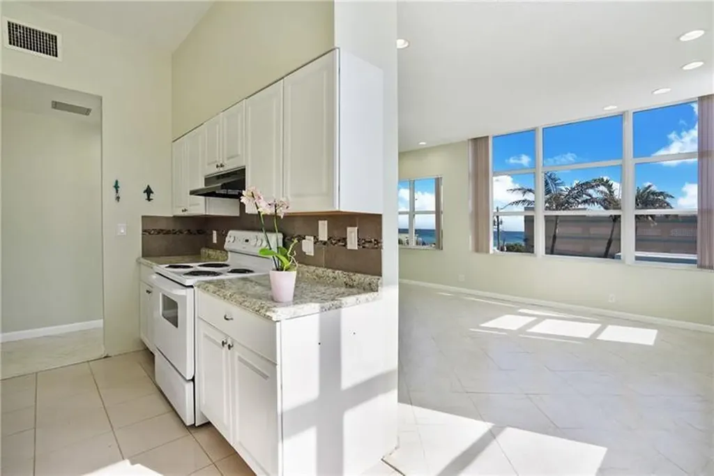 326 Harrison Street Hollywood FL 33019