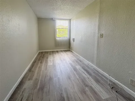 2771 Riverside Drive Coral Springs FL 33065