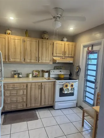 3940 NW 42 Avenue Lauderdale Lakes FL 33319