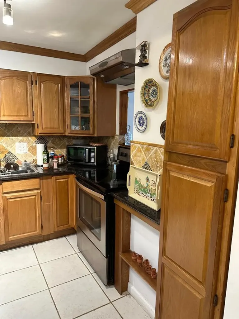 2821 NE N Miami Beach Boulevard North Miami Beach FL 33160