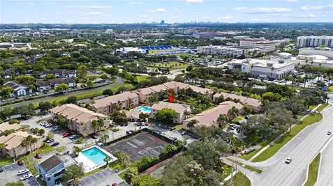 2906 S University Drive Davie FL 33328