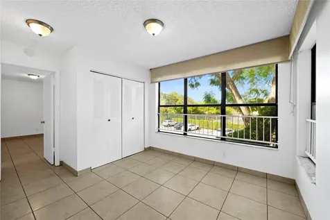 2906 S University Drive Davie FL 33328