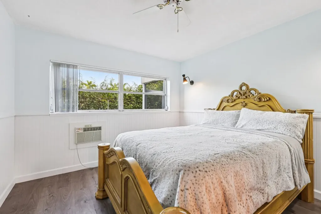 2131 NE 42nd Court Lighthouse Point FL 33064