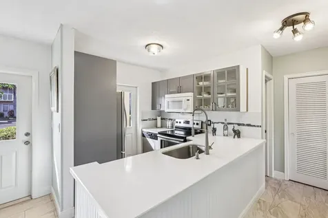 2131 NE 42nd Court Lighthouse Point FL 33064