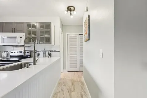 2131 NE 42nd Court Lighthouse Point FL 33064