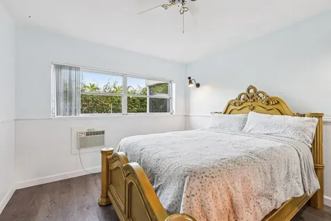 2131 NE 42nd Court Lighthouse Point FL 33064