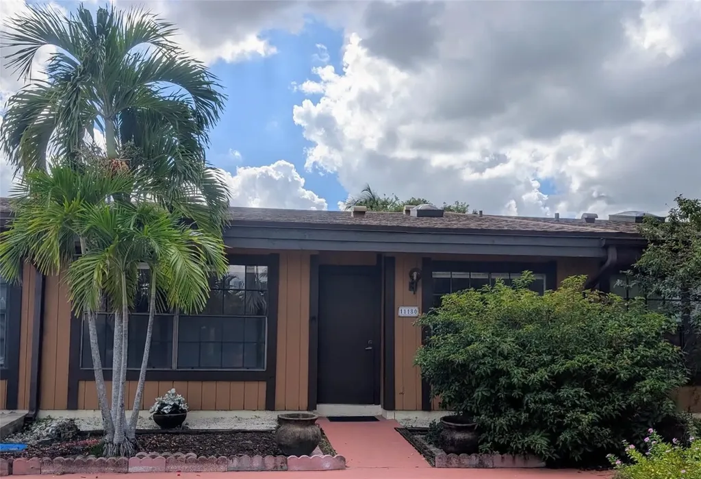 11180 Redwood Pembroke Pines FL 33026
