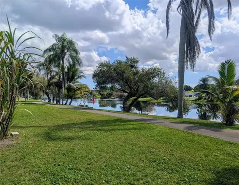 11180 Redwood Pembroke Pines FL 33026