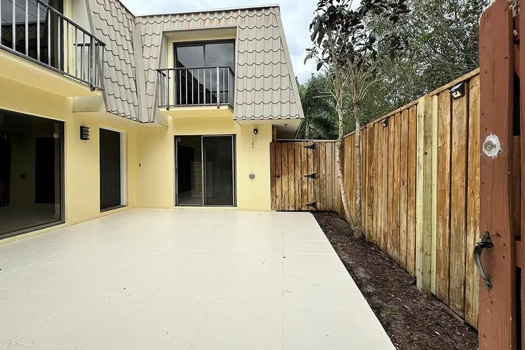 1700 Embassy Drive West Palm Beach FL 33401