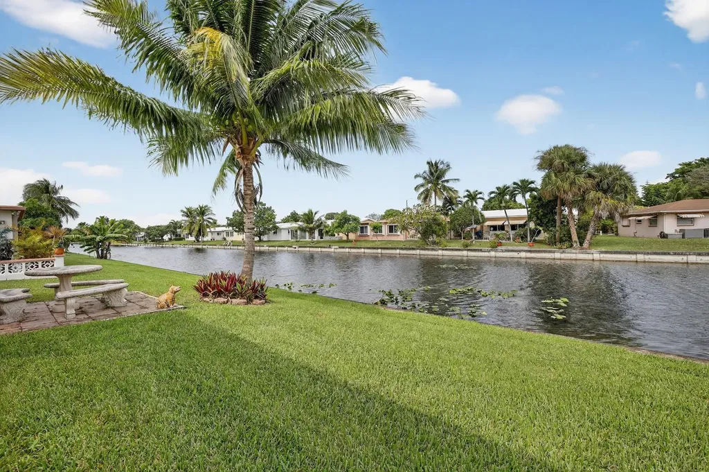 4305 NW 49th Drive Tamarac FL 33319