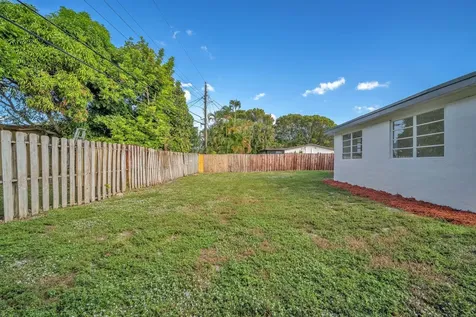 4911 NW 16th Street Lauderhill FL 33313