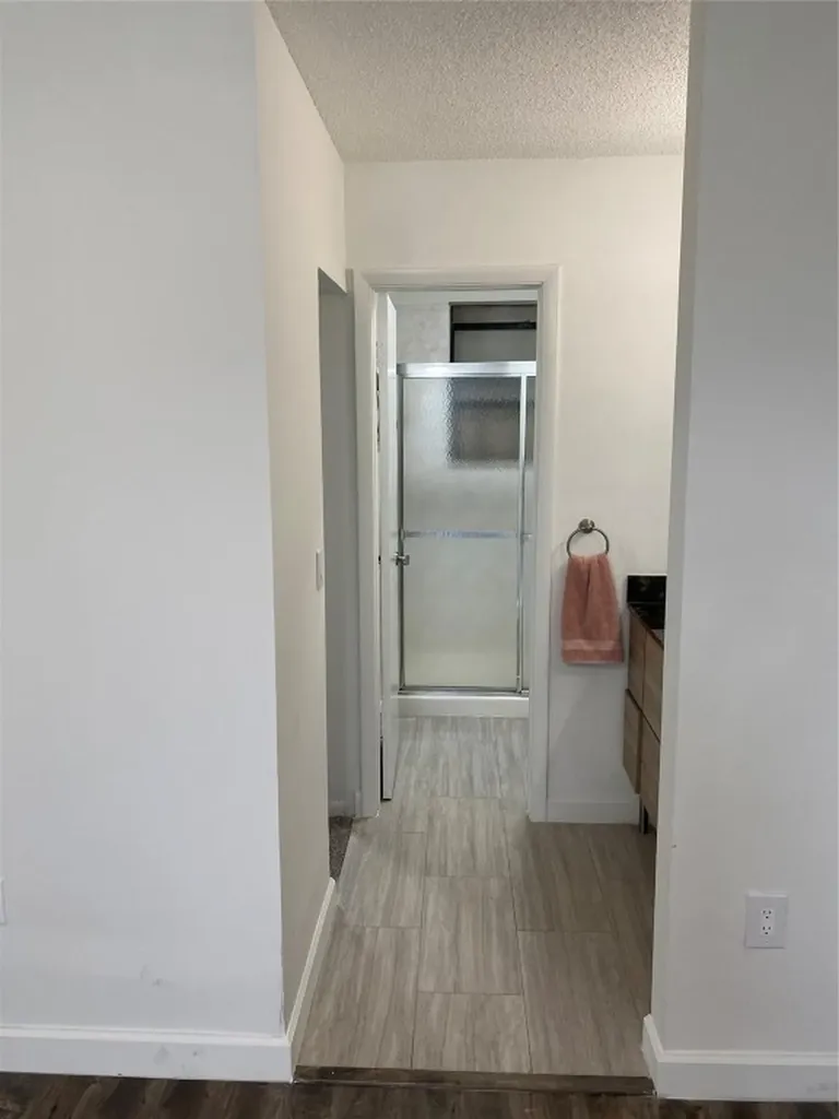 228 Lakeside Circle Sunrise FL 33326