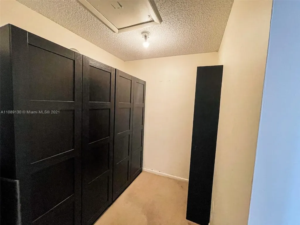 228 Lakeside Circle Sunrise FL 33326