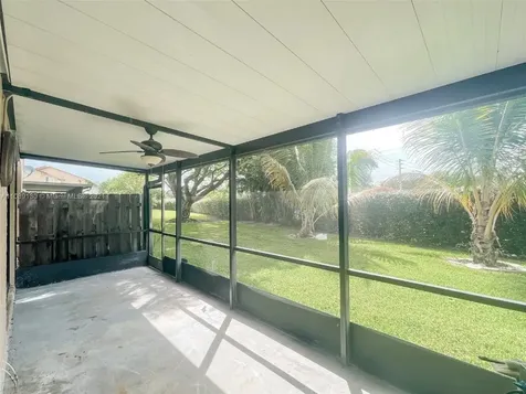 228 Lakeside Circle Sunrise FL 33326