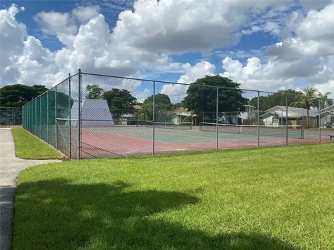 228 Lakeside Circle Sunrise FL 33326