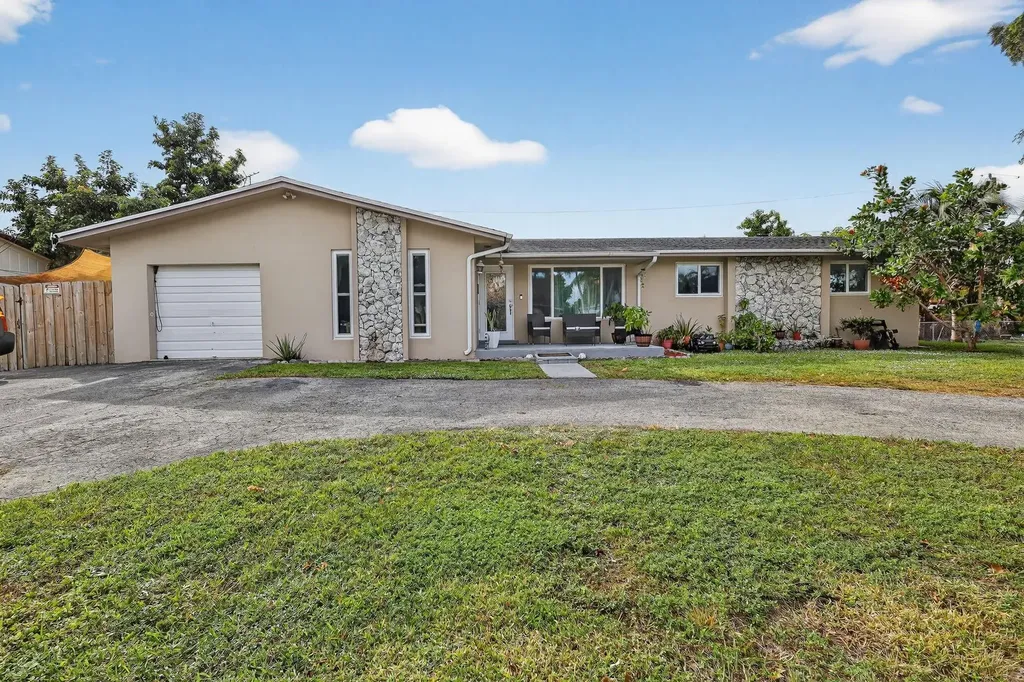 1910 SW 98th Terrace Miramar FL 33025