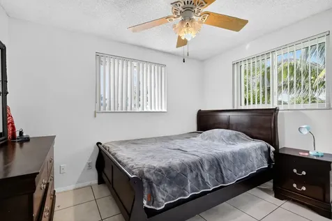 1910 SW 98th Terrace Miramar FL 33025